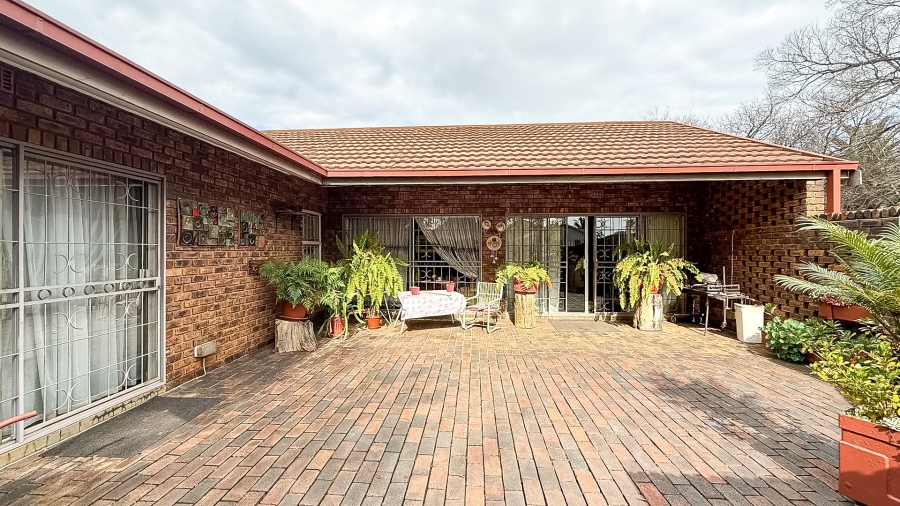 4 Bedroom Property for Sale in Stilfontein Ext 4 North West